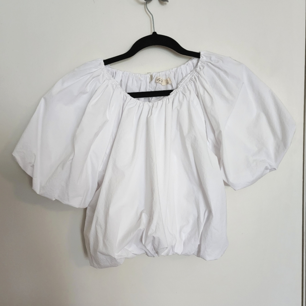 [Pick 2 items for $8!] La Ven White Puffy Top Size XS